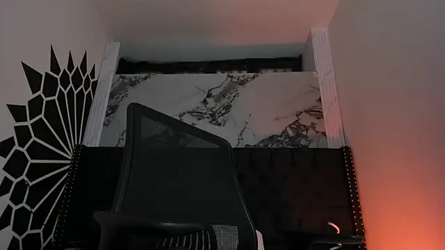 EthaanCox online show from March 9, 9:07 pm