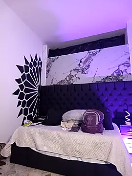 EthaanCox online show from March 4, 9:39 am