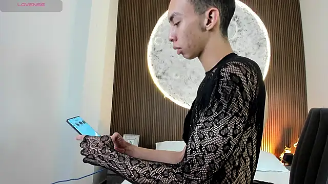 EthaanCox online show from January 8, 8:48 pm