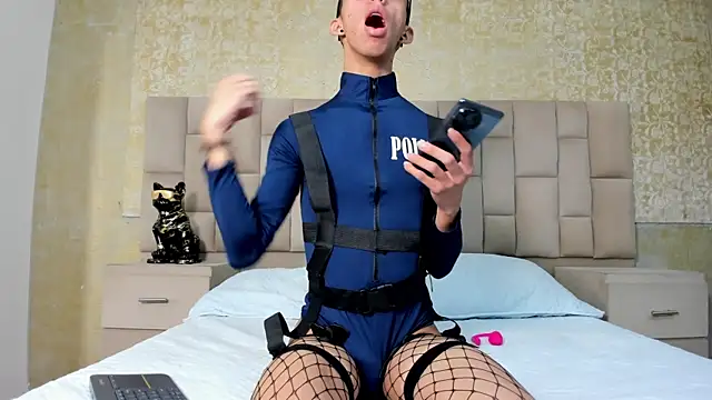 EthaanCox online show from November 9, 3:16 pm