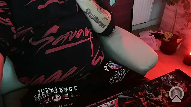 Snapshot of Skullkeeper1984 chatting on November 28, 6:30 pm Skullkeeper1984 online show from November 28, 6:30 pm