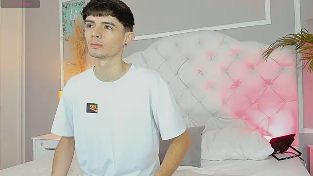 connor and angel online show from March 7, 1:07 pm