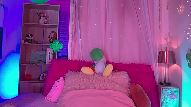 emma soffia  online show from March 18, 6:17 pm