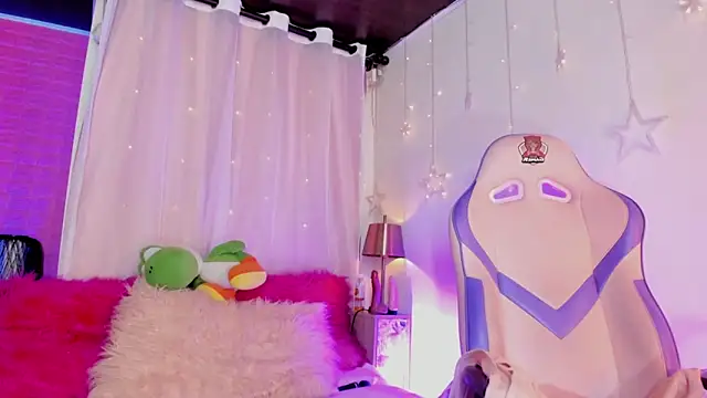 emma soffia  online show from February 7, 12:09 am