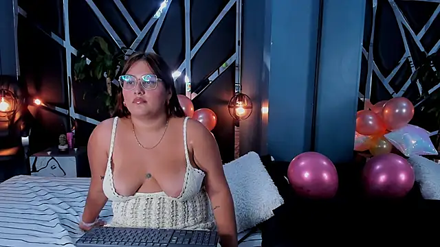 Snapshot of Gaiah__ chatting on January 16, 10:34 pm Gaiah online show from January 16, 10:34 pm