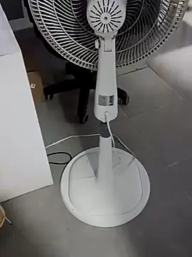 Snapshot of Jinenez chatting on October 28, 2:34 am Jinenez online show from October 28, 2:34 am