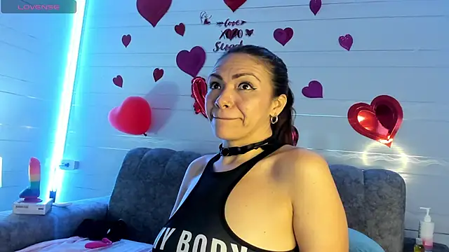 MARIAM COLINS online show from February 21, 6:18 am