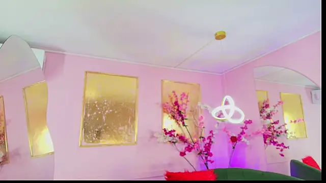 scarlette69 online show from November 10, 8:25 pm