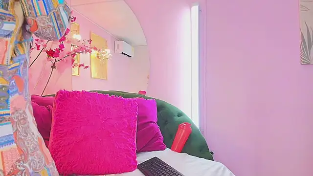 scarlette69 online show from February 18, 7:43 pm