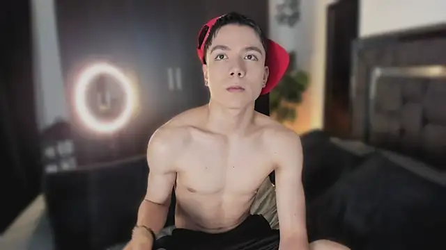 alanblack1 online show from March 31, 9:39 pm