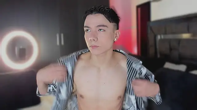 alanblack1 online show from March 9, 1:36 pm