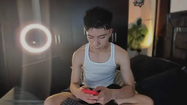 alanblack1 online show from March 30, 9:38 pm