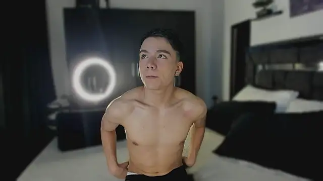 alanblack1 online show from March 4, 2:47 pm