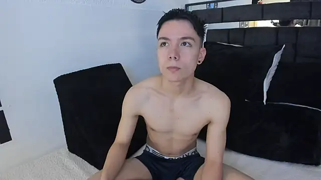 Snapshot of alanblack1 chatting on October 22, 2:16 pm alanblack1 online show from October 22, 2:16 pm