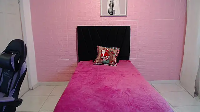 Snapshot of DULCE1609 chatting on December 3, 8:19 pm DULCE1609 online show from December 3, 8:19 pm