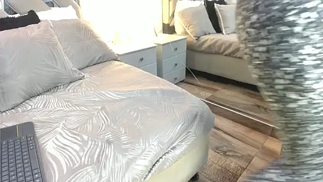 Snapshot of raquell_moore chatting on February 16, 12:26 pm raquell moore online show from February 16, 12:26 pm