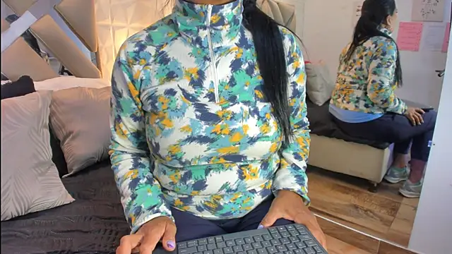 raquell moore online show from March 11, 12:32 pm