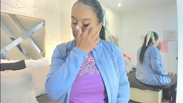 raquell moore online show from March 27, 12:39 pm