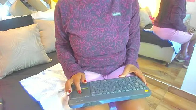 raquell moore online show from December 22, 5:24 pm