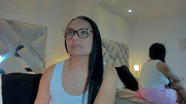 Snapshot of raquell_moore chatting on March 17, 1:29 pm raquell moore online show from March 17, 1:29 pm