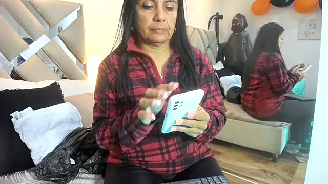 raquell moore online show from October 29, 11:53 am