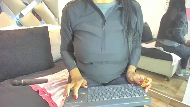 raquell moore online show from January 12, 5:09 pm