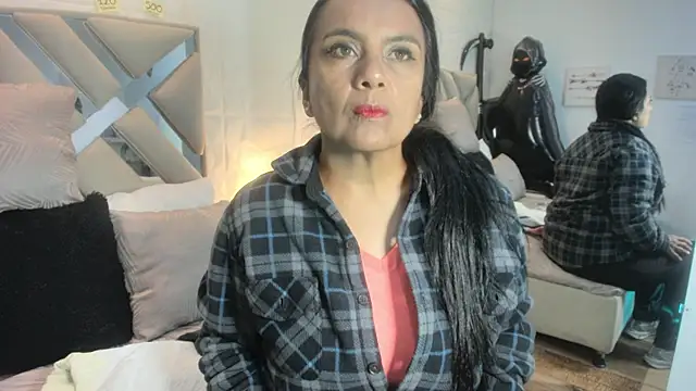 raquell moore online show from November 6, 11:47 am