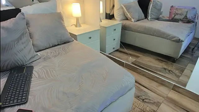 raquell moore online show from March 9, 12:20 pm