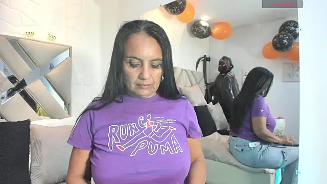 Snapshot of raquell_moore chatting on October 15, 12:09 am raquell moore online show from October 15, 12:09 am