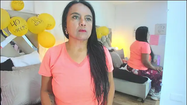 raquell moore online show from December 19, 2:19 pm