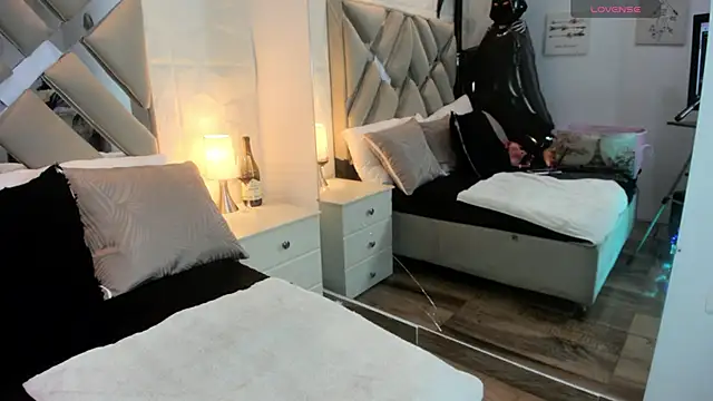 raquell moore online show from October 27, 11:44 am