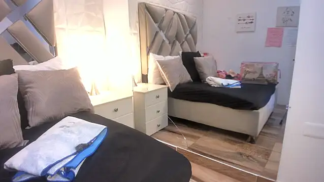 Snapshot of raquell_moore chatting on February 28, 3:11 pm raquell moore online show from February 28, 3:11 pm