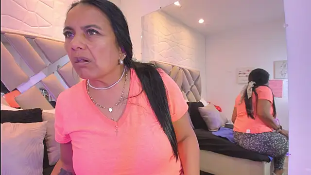 raquell moore online show from April 15, 12:53 pm