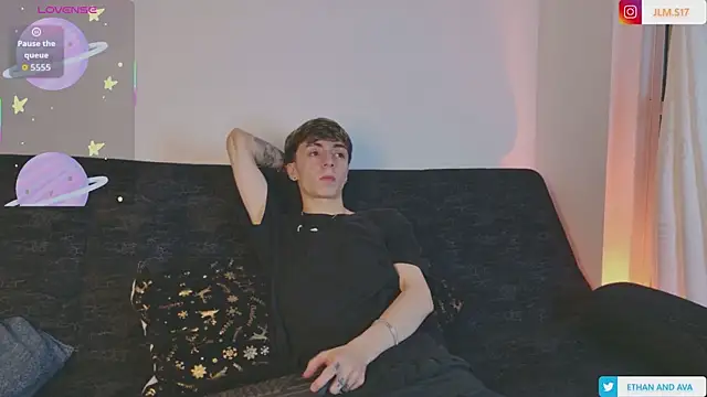 ethan and ava online show from January 9, 2:29 am