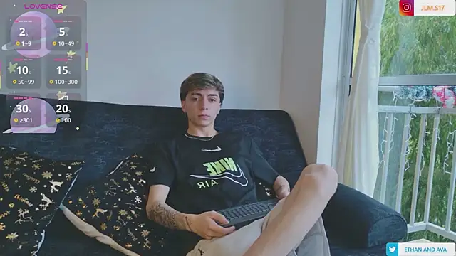 ethan and ava online show from December 4, 1:21 pm