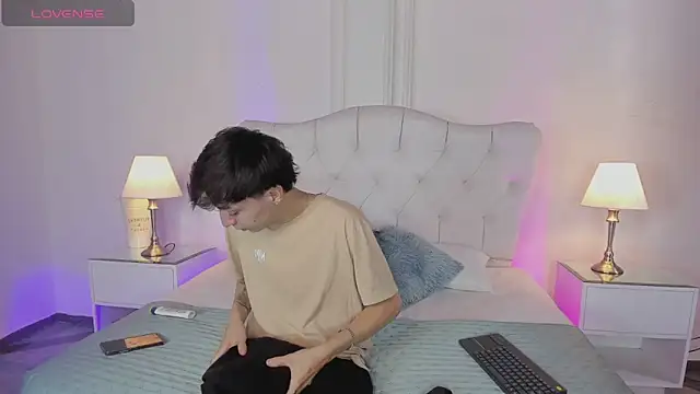 ethan and ava online show from March 19, 2:02 pm