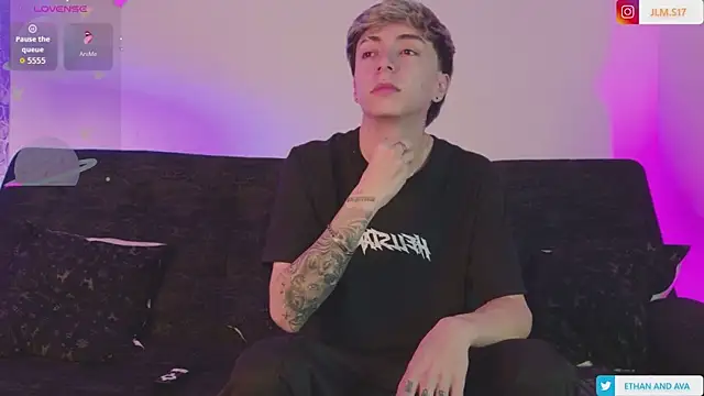 ethan and ava online show from May 31, 2:39 am
