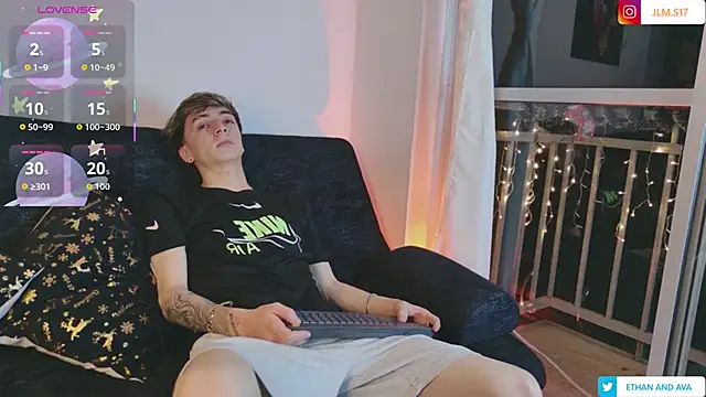 ethan and ava online show from December 5, 2:10 am