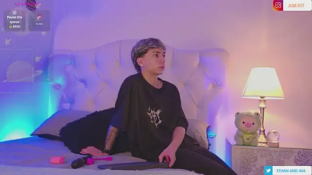 ethan and ava online show from May 10, 2:26 am