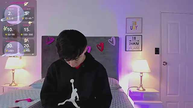 ethan and ava online show from February 19, 1:39 pm