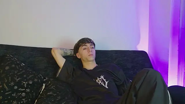 ethan and ava online show from February 20, 2:19 am