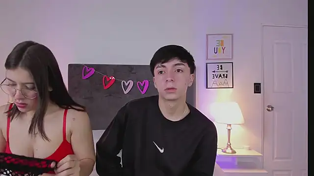 ethan and ava online show from February 26, 1:32 pm