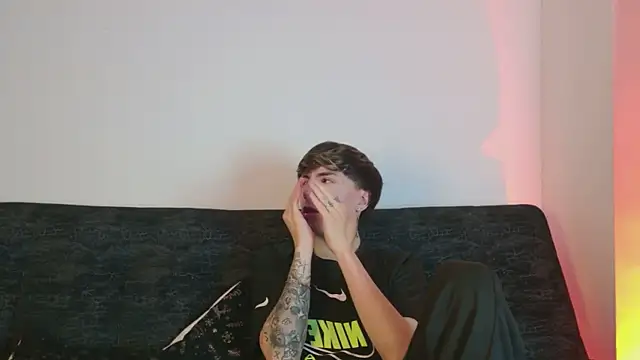 ethan and ava online show from March 6, 2:28 am