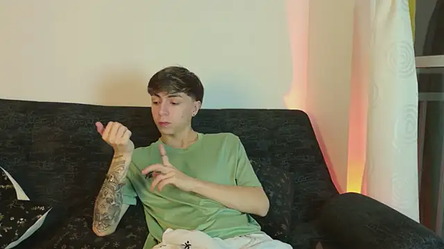 ethan and ava online show from February 12, 2:33 am