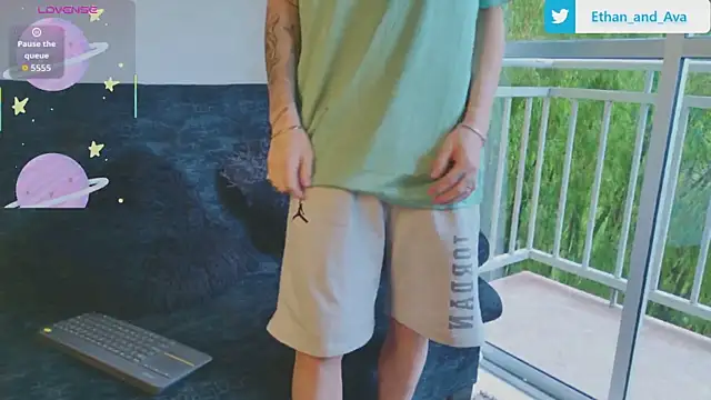 ethan and ava online show from October 26, 1:00 pm