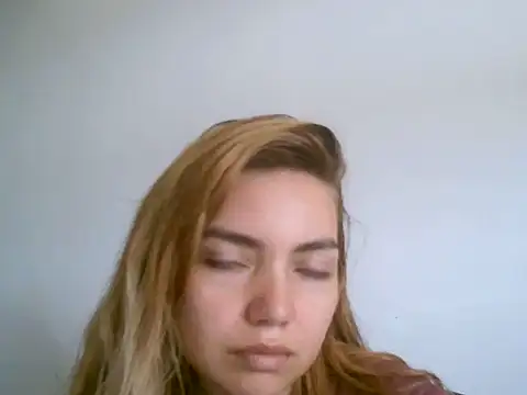 Snapshot of VittoriaTaylor chatting on November 20, 8:42 pm VittoriaTaylor online show from November 20, 8:42 pm