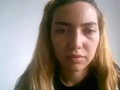 VittoriaTaylor online show from March 29, 9:05 pm