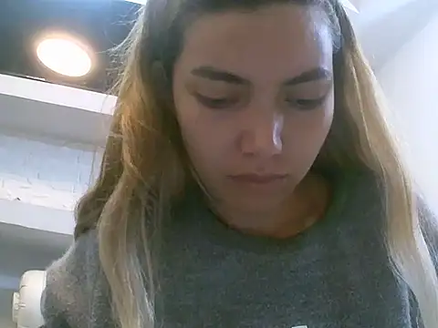 VittoriaTaylor online show from February 12, 12:49 pm