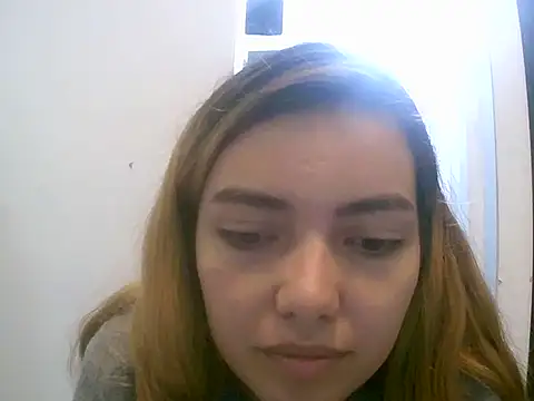 VittoriaTaylor online show from March 23, 5:07 am