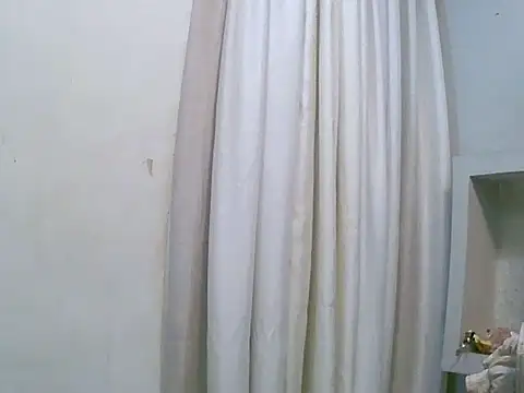 VittoriaTaylor online show from May 6, 10:47 pm
